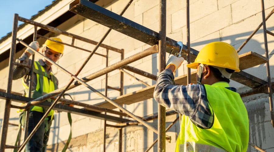 Professional gutter cleaning in White Springs, FL
